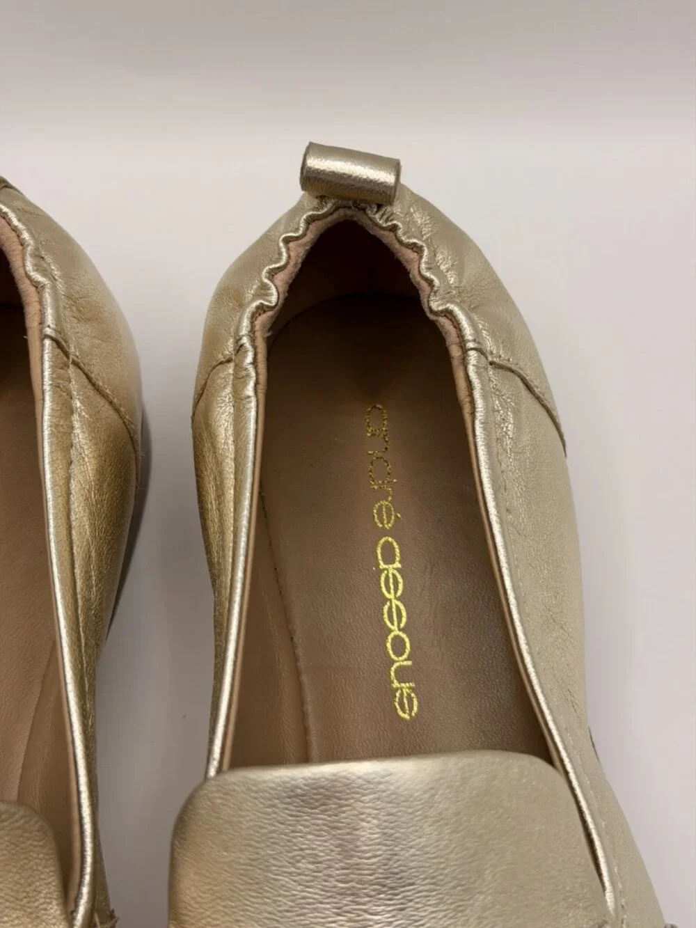 Andre Assous Womens Cedar  Gold Metallic Leather Loafer Sz 8